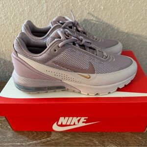 Nike Air Max Pulse Women’s sneakers - size 8